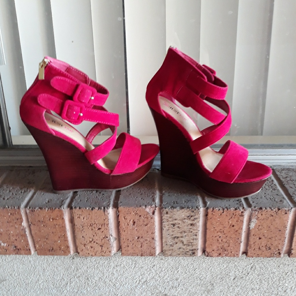 Velvet Wedges gently worn - Picture 4 of 4